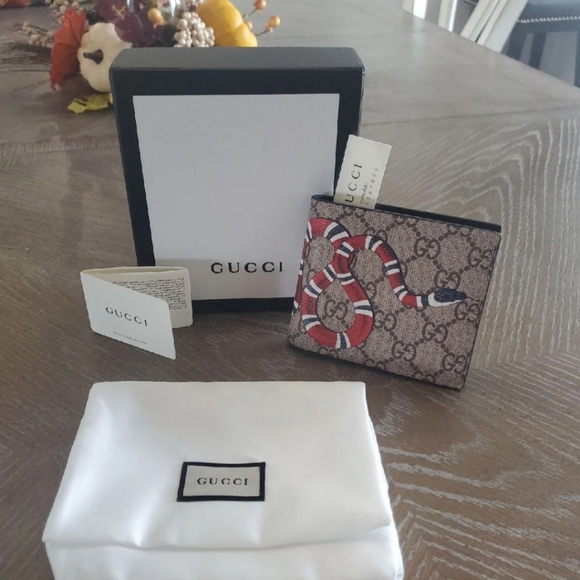 (SOLD) Gucci Kingsnake Wallet - Picture 1 of 4